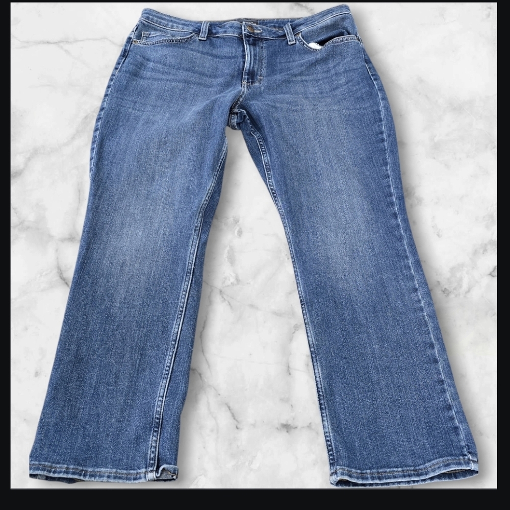 Lee Women's Regular Fit Straight Leg Mid Rise Short Jeans (Size:14 Short )
